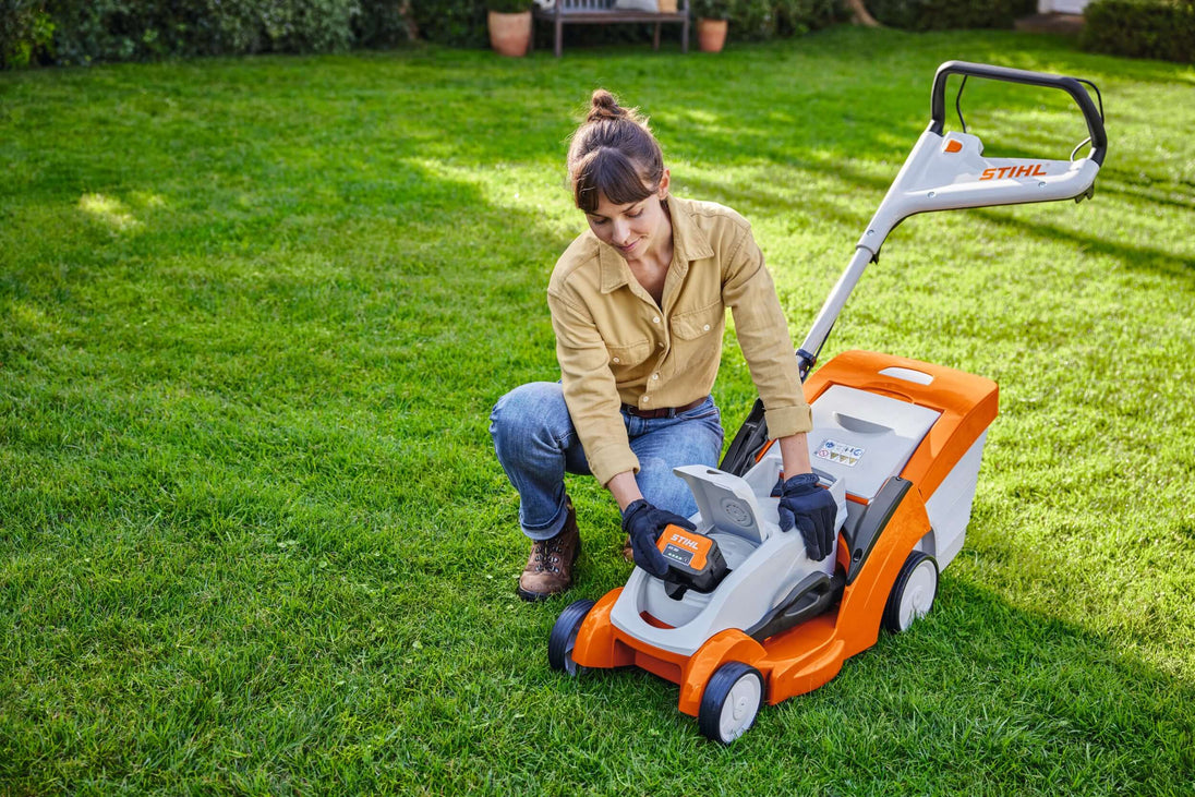 RMA 239 C Cordless Lawnmower Stihl