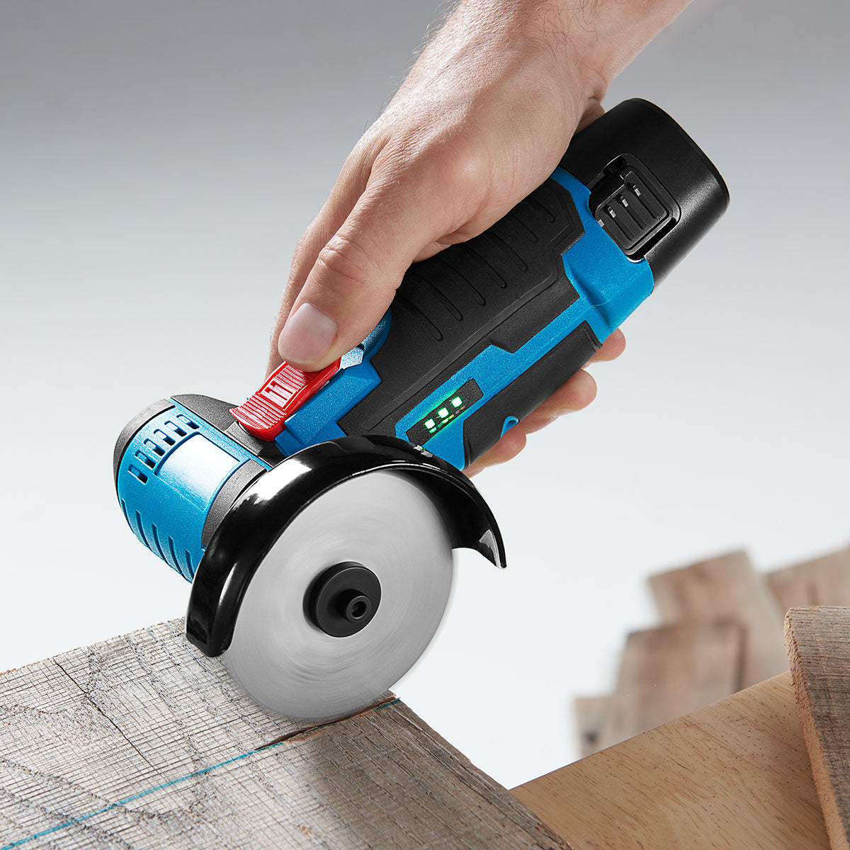 Battery-Powered Compact Circular Saw Teleshop Inc.