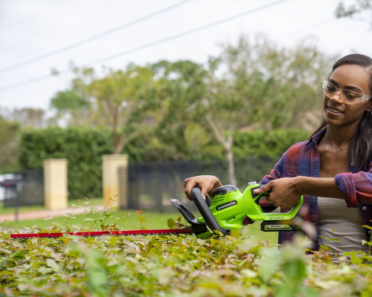 48V (24V x 2) 21" Cordless Battery Self-Propelled Mower 5PC Combo Kit: (2) 5.0Ah Batteries and Chargers greenworkstools