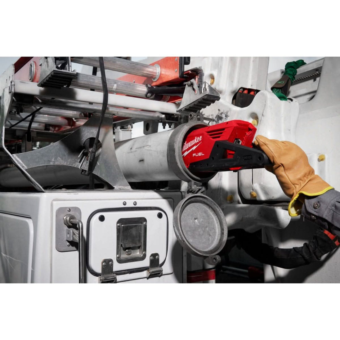 Milwaukee 3013-20 M18 FUEL 156 in. Telescoping Brushless Pole Saw, Tool Only Milwaukee