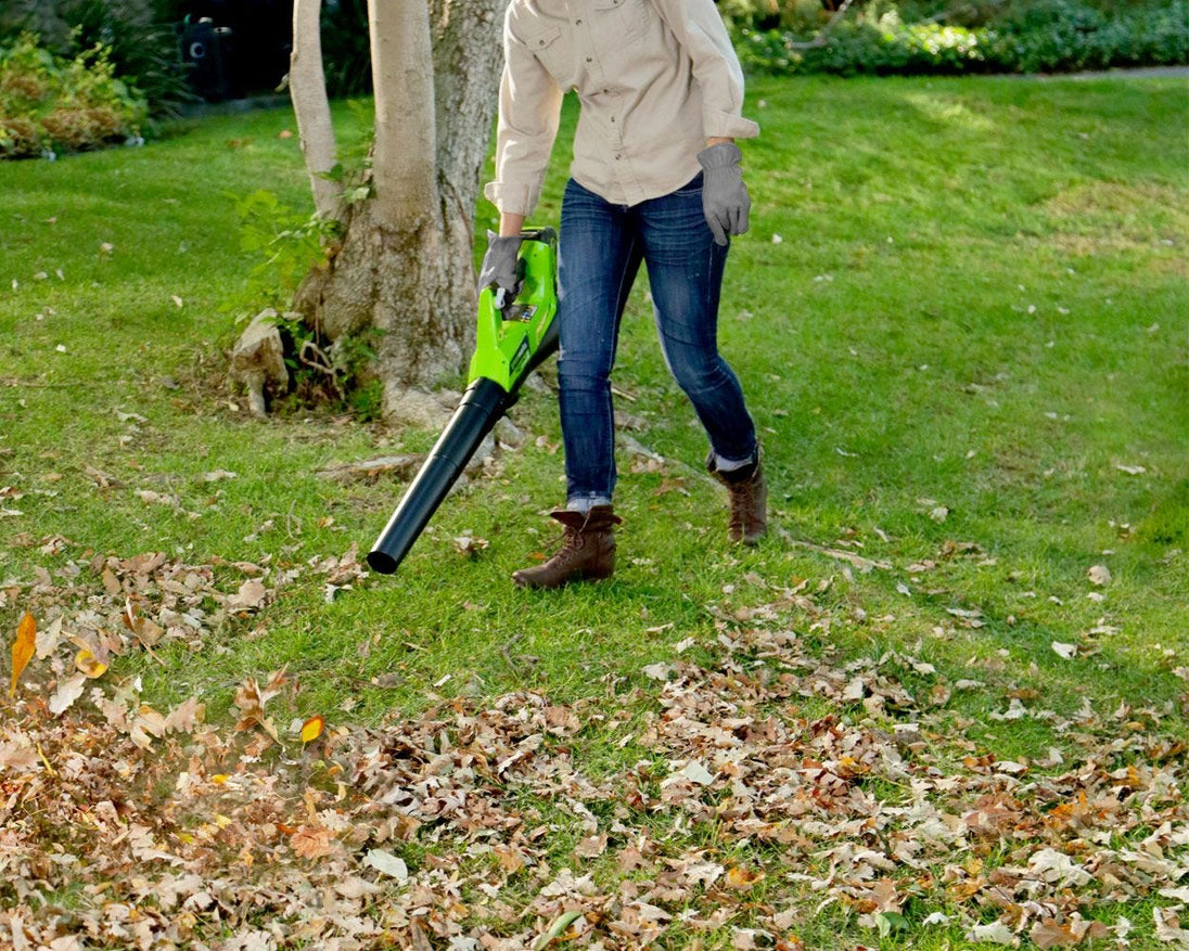 40V 13" Cordless Battery String Trimmer & 390 CFM Leaf Blower Combo w/ 4.0Ah Battery & Charger greenworkstools