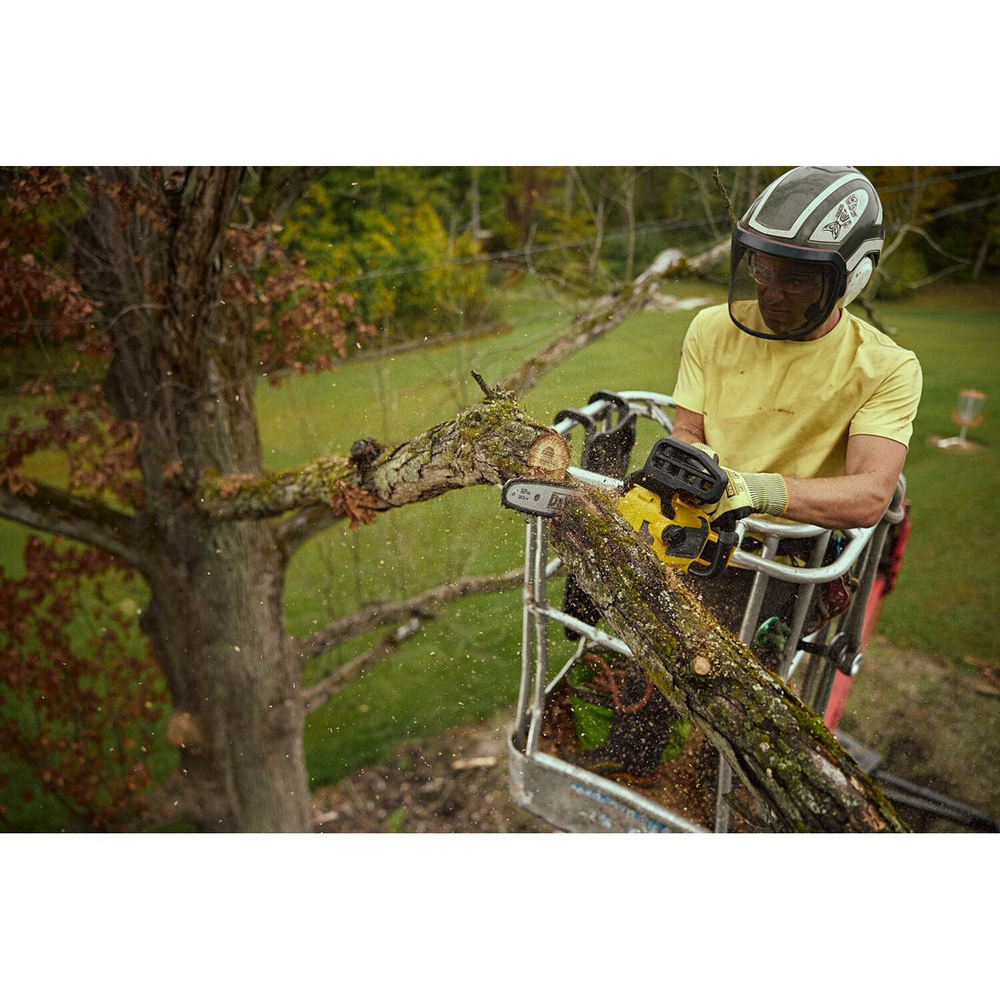 DEWALT DCCS673X1 FlexVOLT 60V MAX Compact 12-in. Top Handle Chainsaw 9.0Ah Kit DeWALT