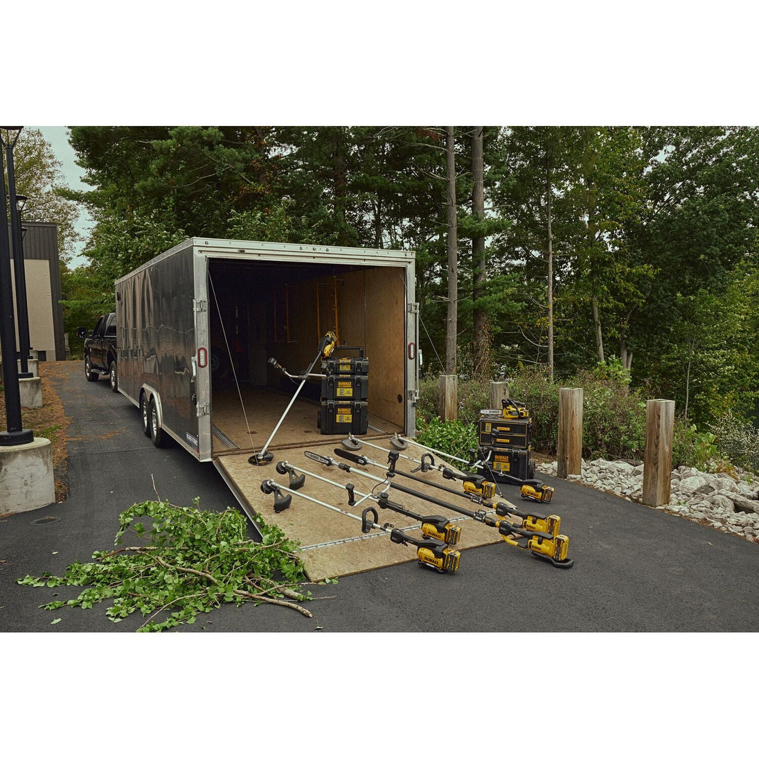 DEWALT DCCS673X1 FlexVOLT 60V MAX Compact 12-in. Top Handle Chainsaw 9.0Ah Kit DeWALT