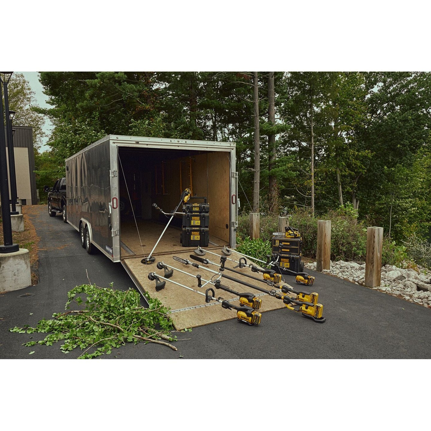 DEWALT DCCS673X1 FlexVOLT 60V MAX Compact 12-in. Top Handle Chainsaw 9.0Ah Kit DeWALT