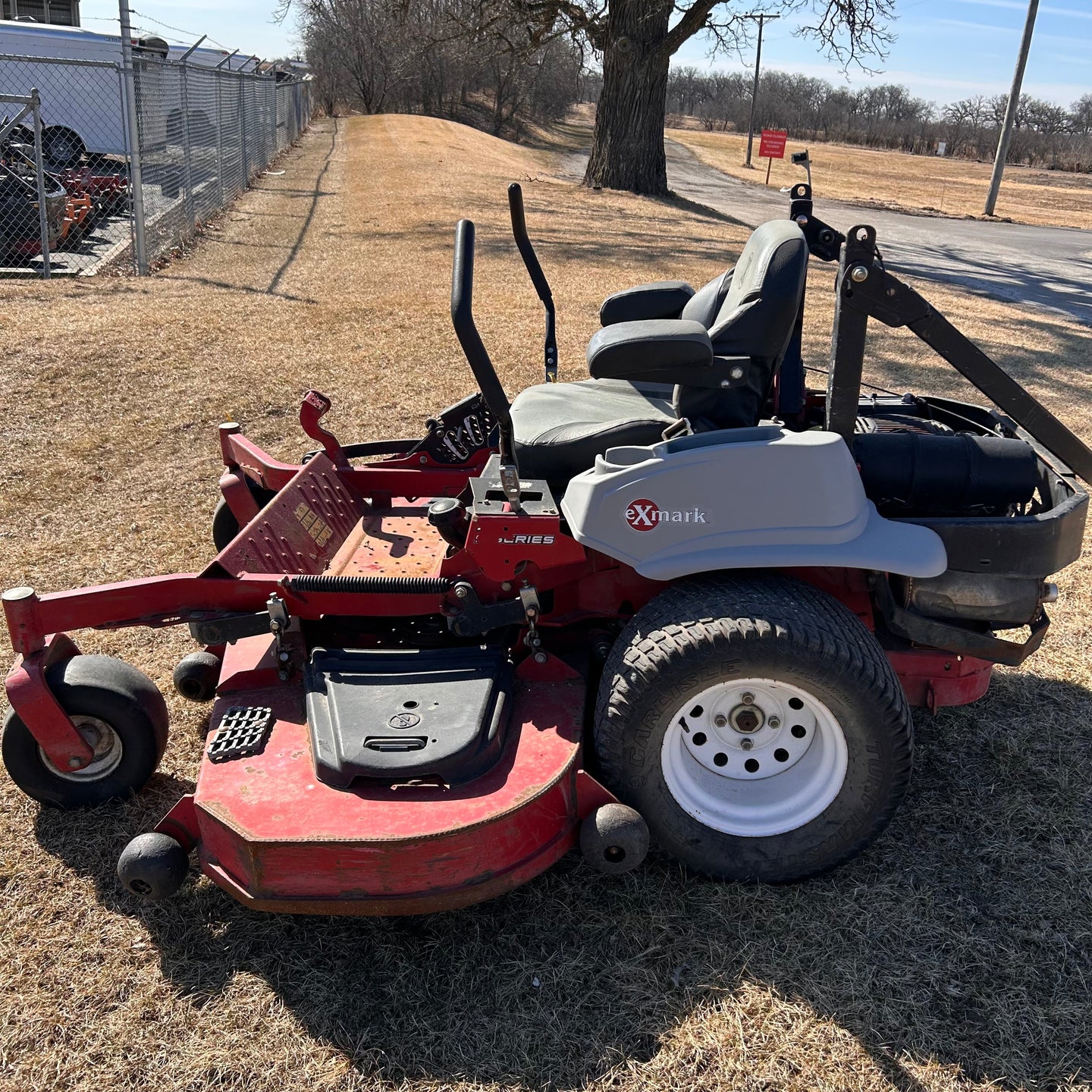 Exmark 72 In. LZS749AKC72400 Lazer Z S-Series Mower Exmark