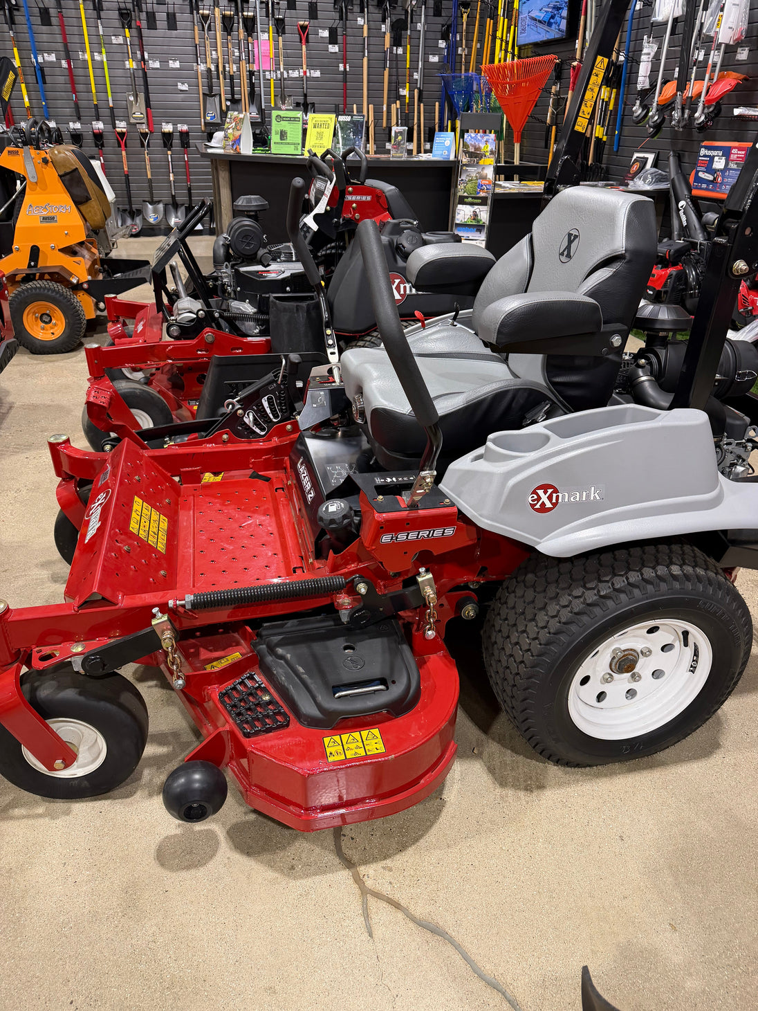 Exmark LZE751GKA524A2 52 In. Lazer Z E- Series Zero Turn Commercial Mower W/ Suspension Seat Exmark