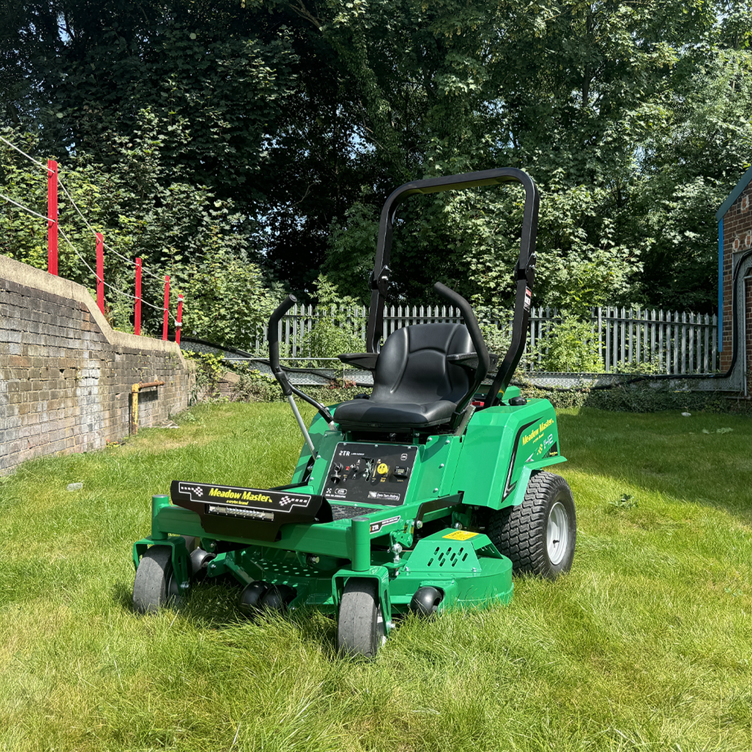 Meadow Master Zero Turn Ride On Lawn Mower Honda GX630 Engine Crytec