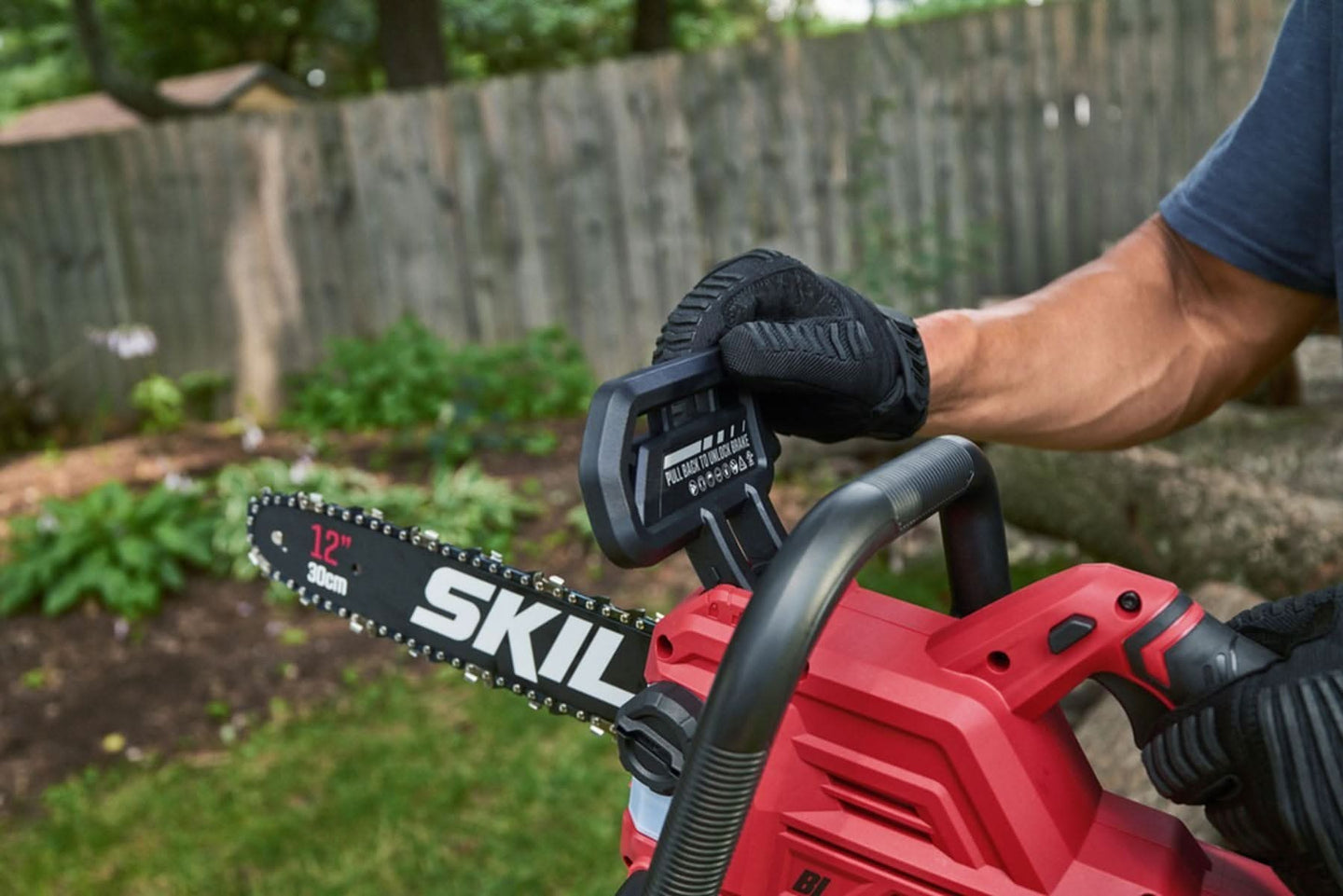 SKIL CS4562B-10 PWR CORE 20 Brushless 12 IN. Chain Saw with 4.0Ah Battery and Charger SKIL