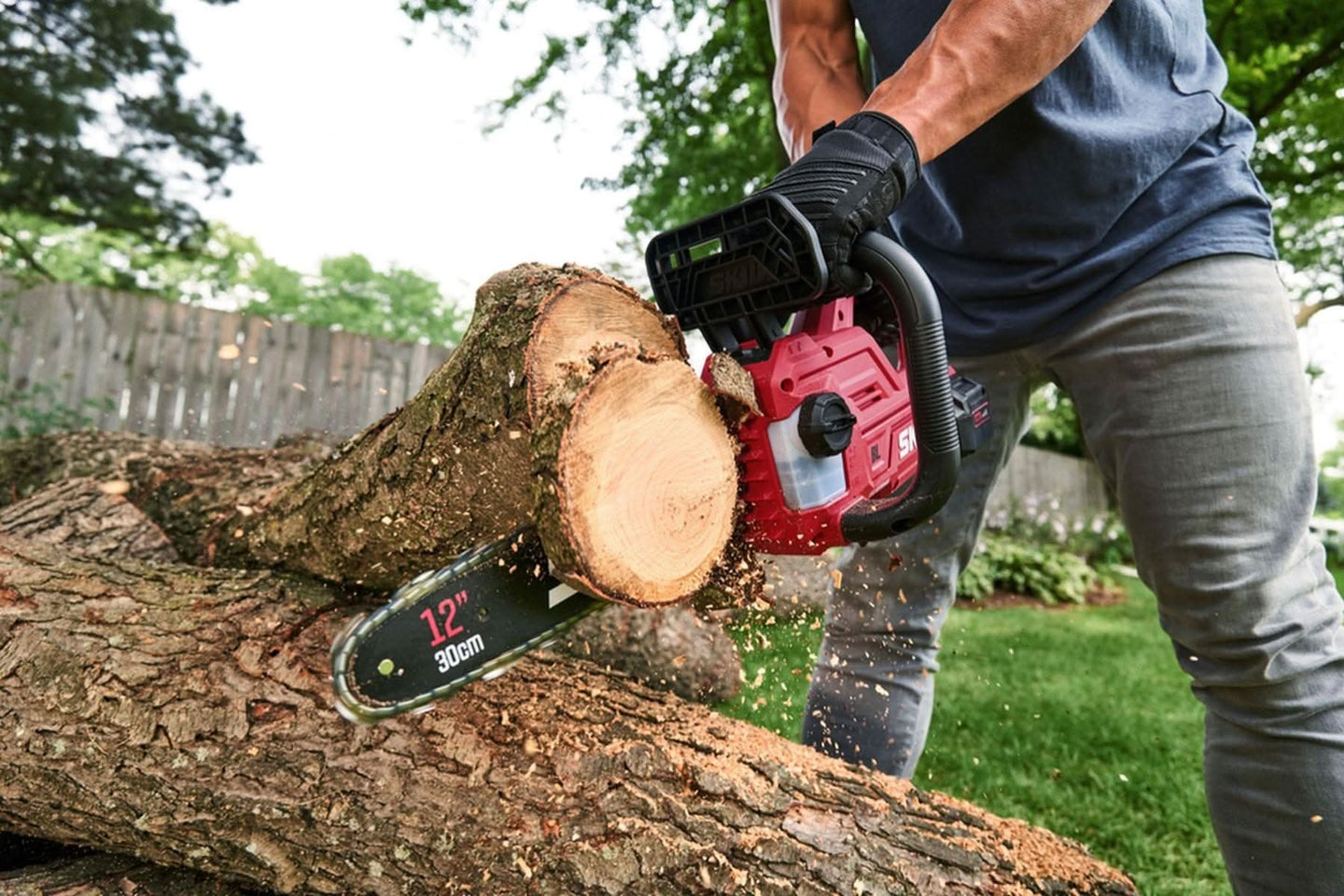 SKIL CS4562B-10 PWR CORE 20 Brushless 12 IN. Chain Saw with 4.0Ah Battery and Charger SKIL