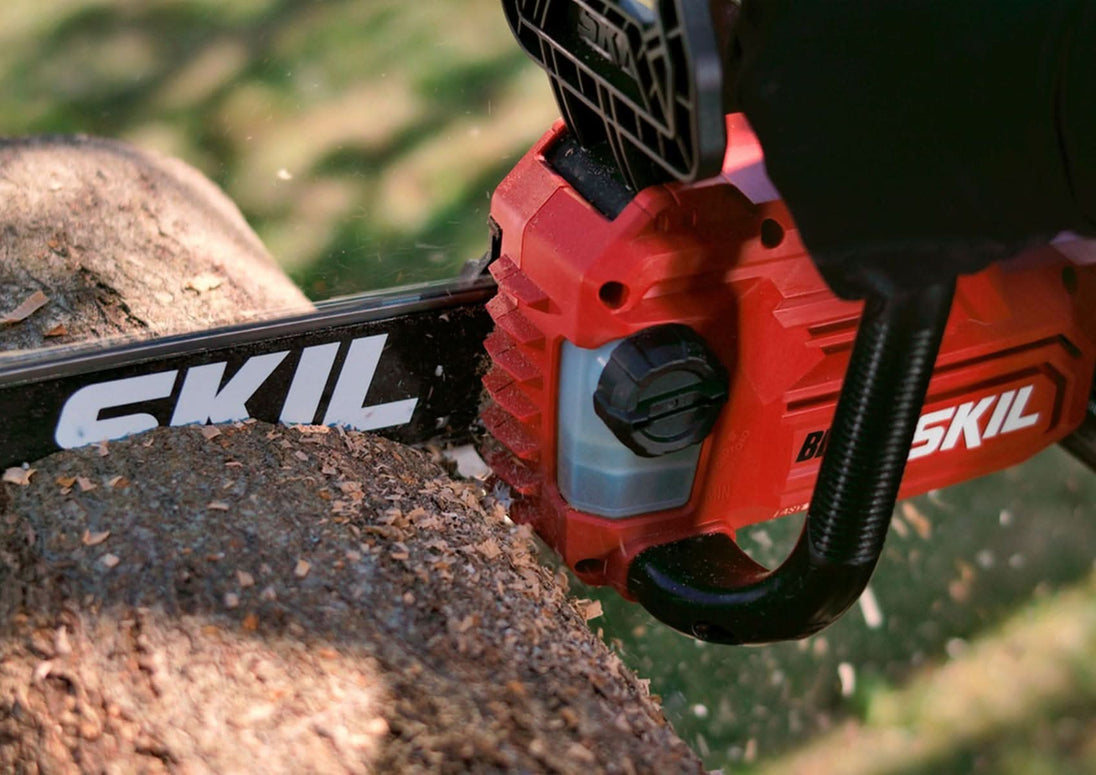 SKIL CS4562B-10 PWR CORE 20 Brushless 12 IN. Chain Saw with 4.0Ah Battery and Charger SKIL