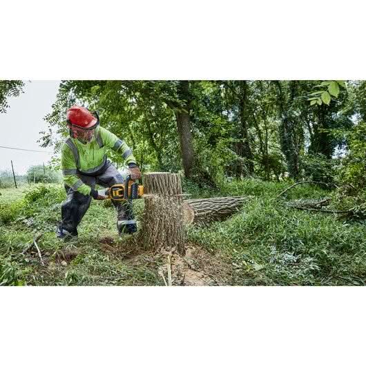 DeWALT DCCS672X1 FLEXVOLT 60V MAX 18-in. Brushless Chainsaw 9.0Ah Kit DeWALT