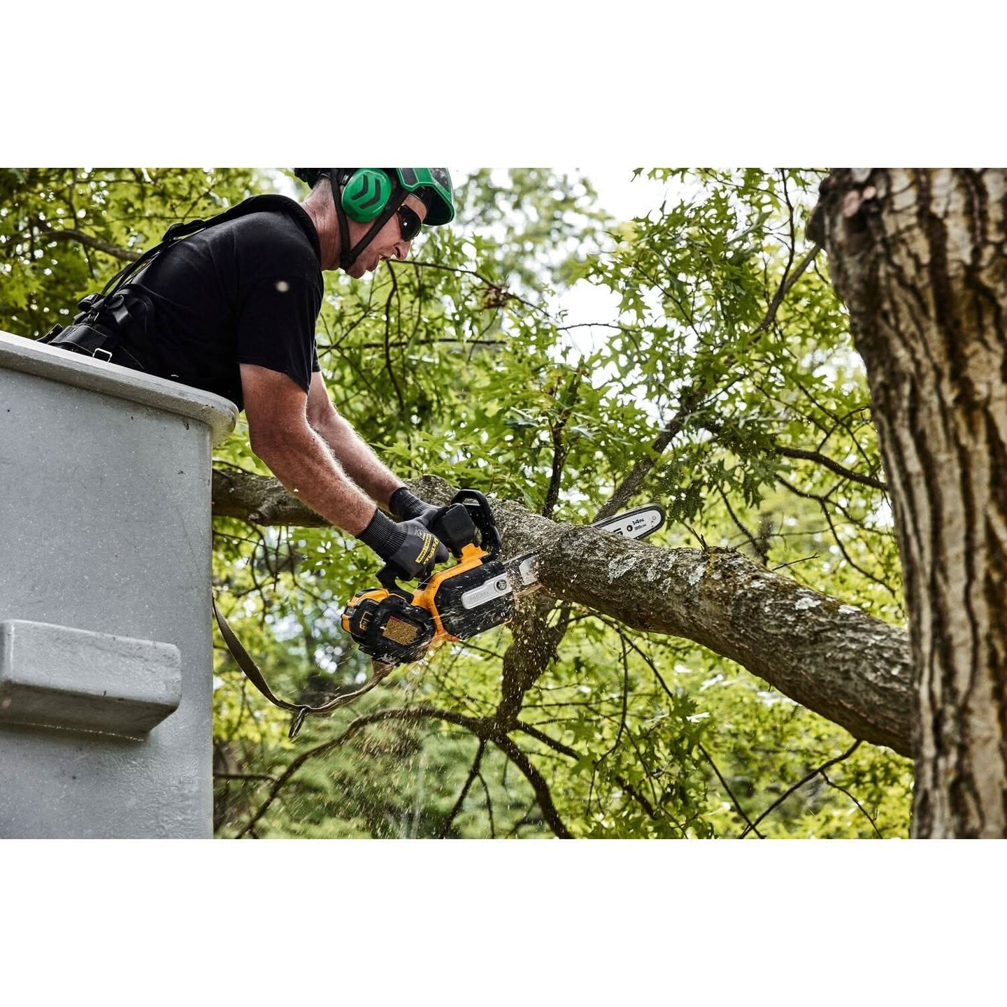 DeWalt DCCS674X2 FLEXVOLT 20V/60V MAX Brushless 14-in. Top Handle Chainsaw 9.0Ah Kit DeWALT