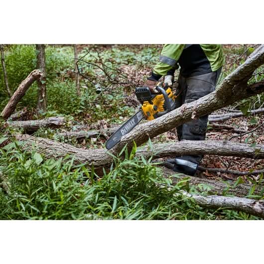 DeWalt DCCS677Z1 60V MAX Brushless 20 in. Chainsaw 15.0Ah Kit w/ Spare Chain DeWALT