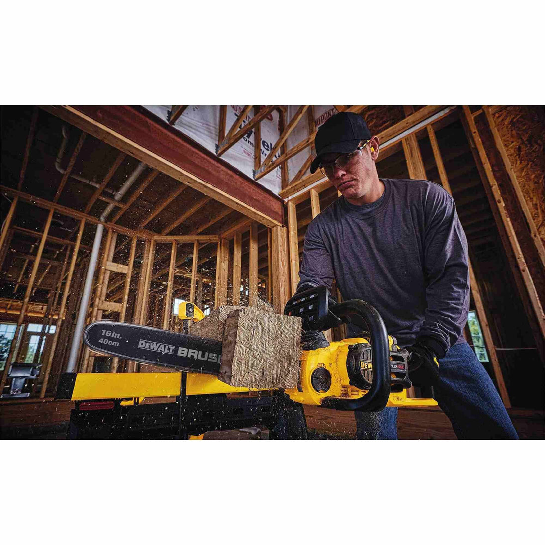 Dewalt DCCS670X1 FLEXVOLT60V MAX Brushless Chainsaw 3.0Ah Kit DeWALT