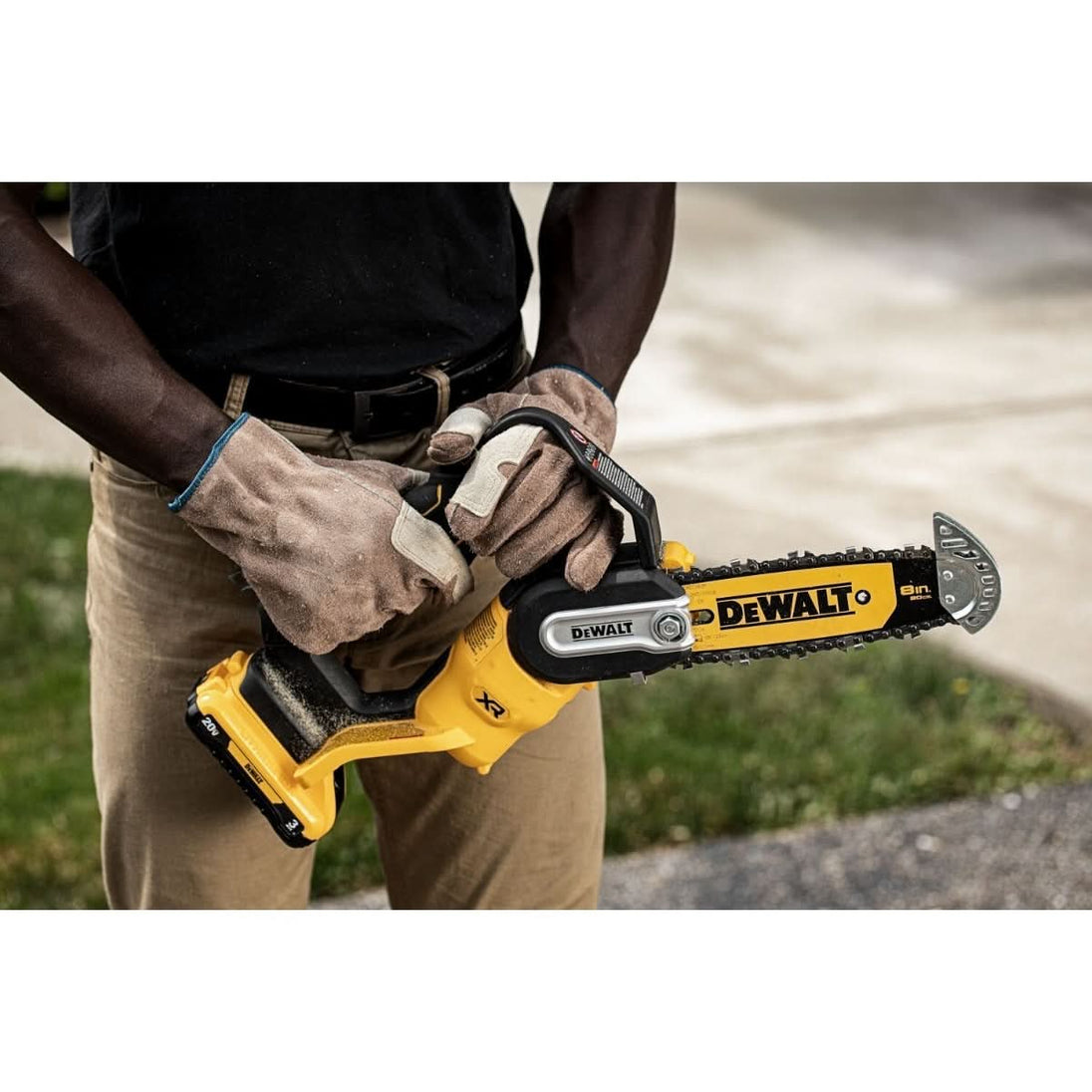 DeWalt DCCS623L1 20V MAX XR Brushless 8 in. Chainsaw 3.0Ah Kit DeWALT