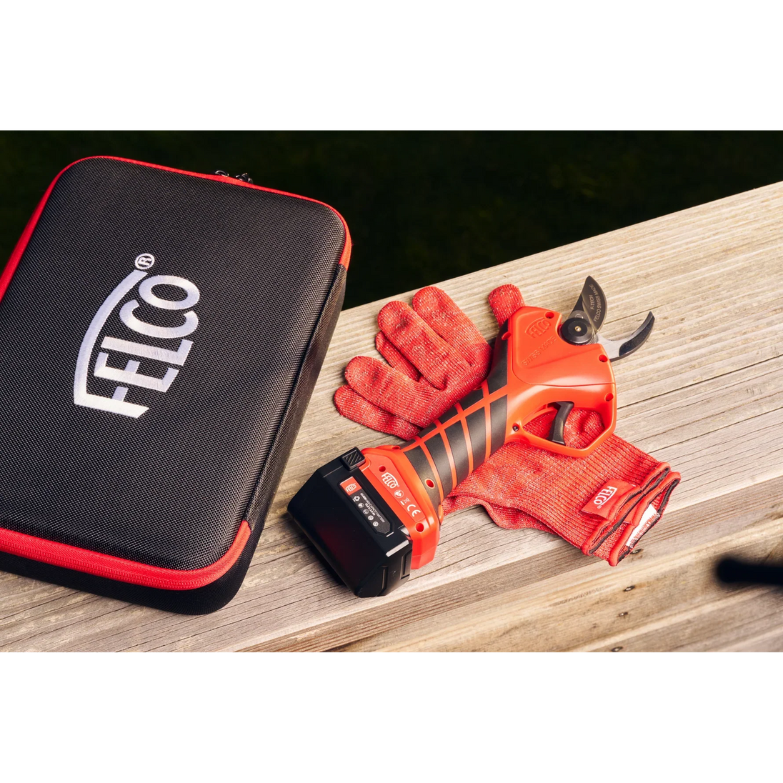 FELCO 2e Electric Pruner with CUT SHIELD™ Felco