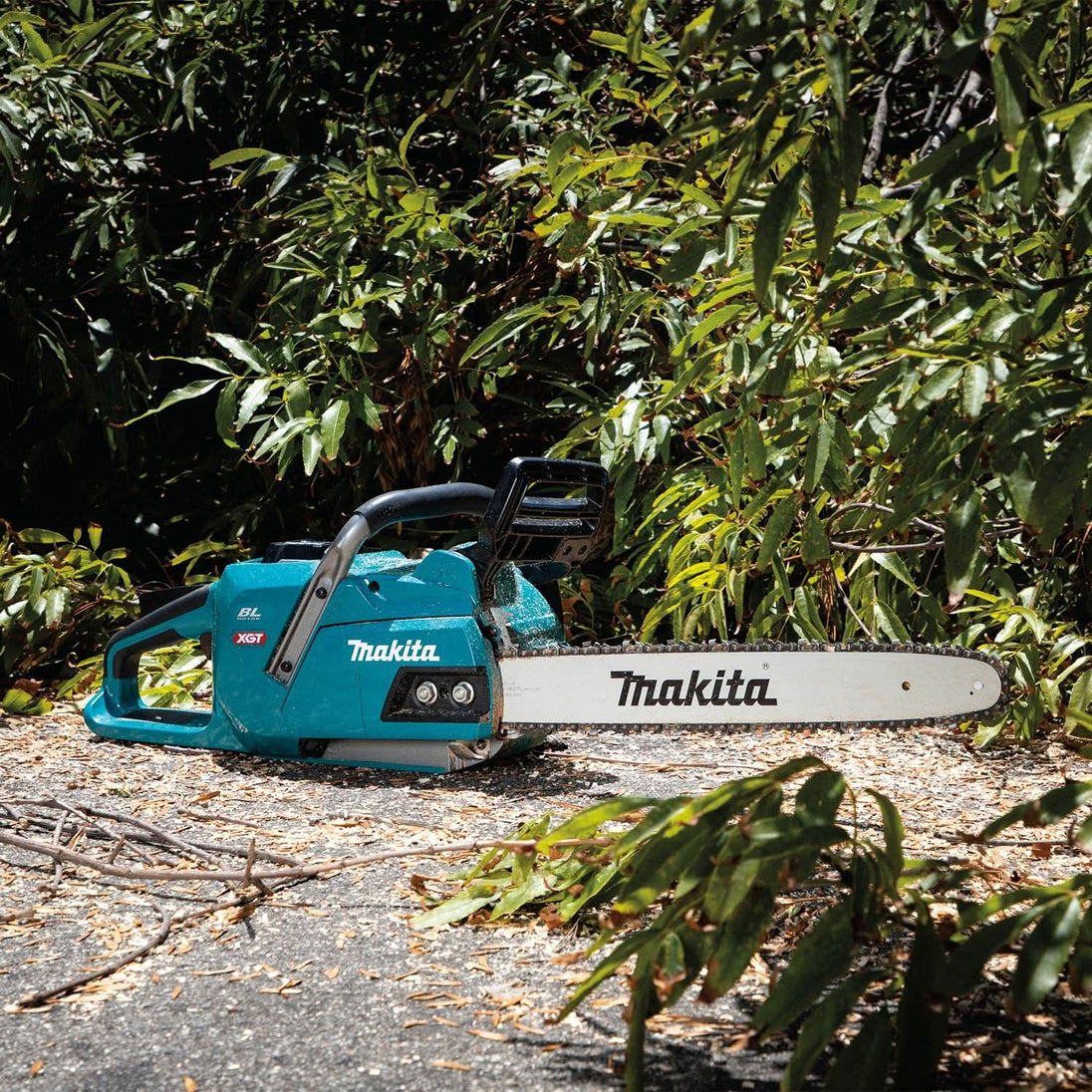 Makita GCU04T1 40V max XGT Brushless Cordless 18" Chain Saw Kit (5.0Ah) Makita