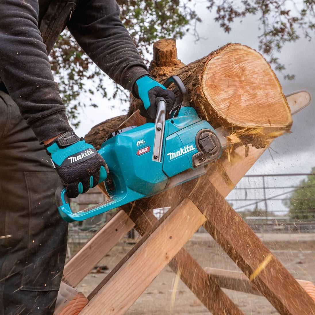 Makita GCU06T1 40V max XGT Brushless Cordless 18" Chain Saw Kit (5.0Ah) Makita