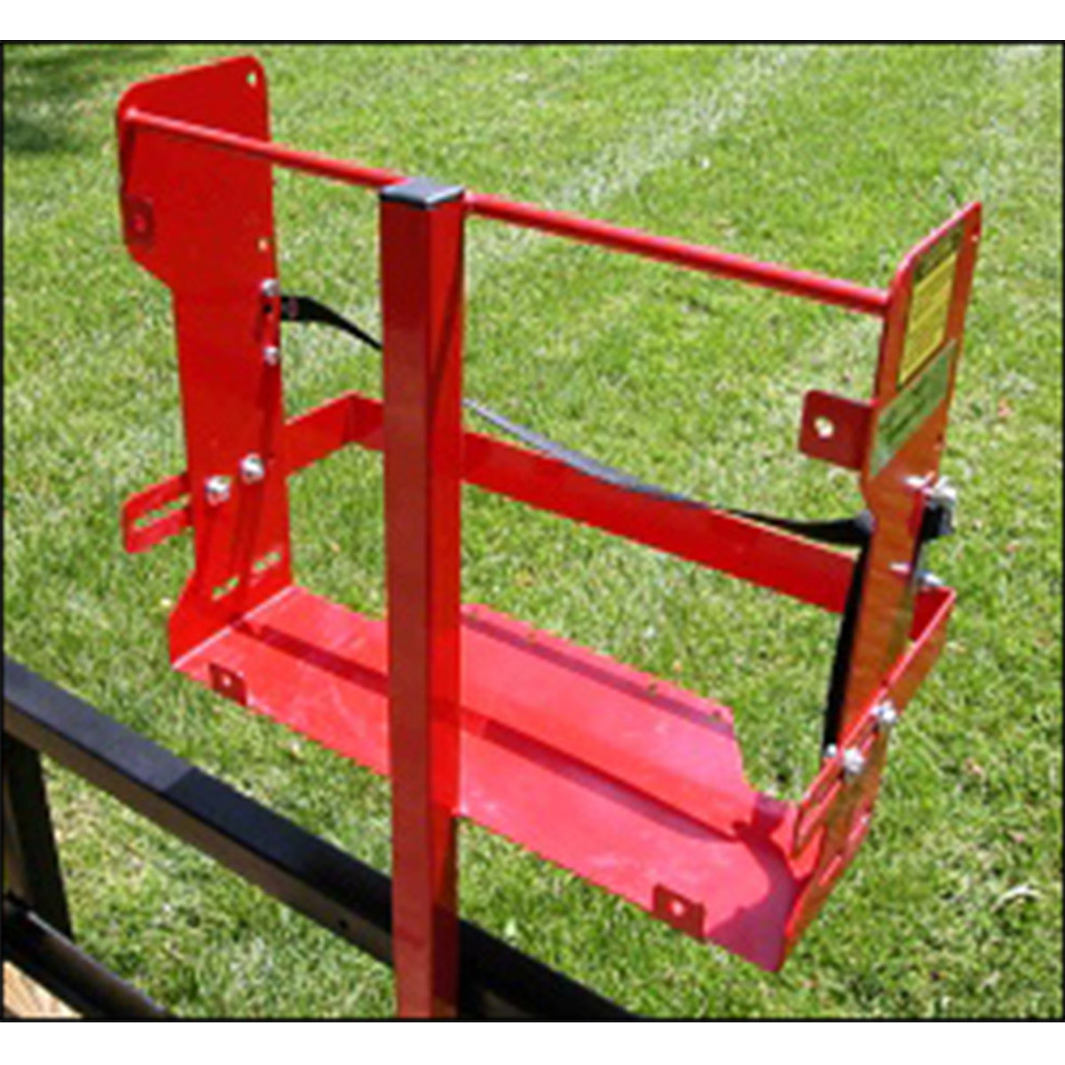 Trimmer Trap ET/GP-1 Blower/Sprayer Rack (Closed Trailer) Trimmer Trap