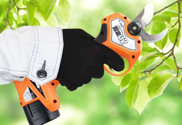 NISHIGAKI Futomaru Cordless Electric Pruning Shears Max Cutting 32 mm N-772 NISHIGAKI