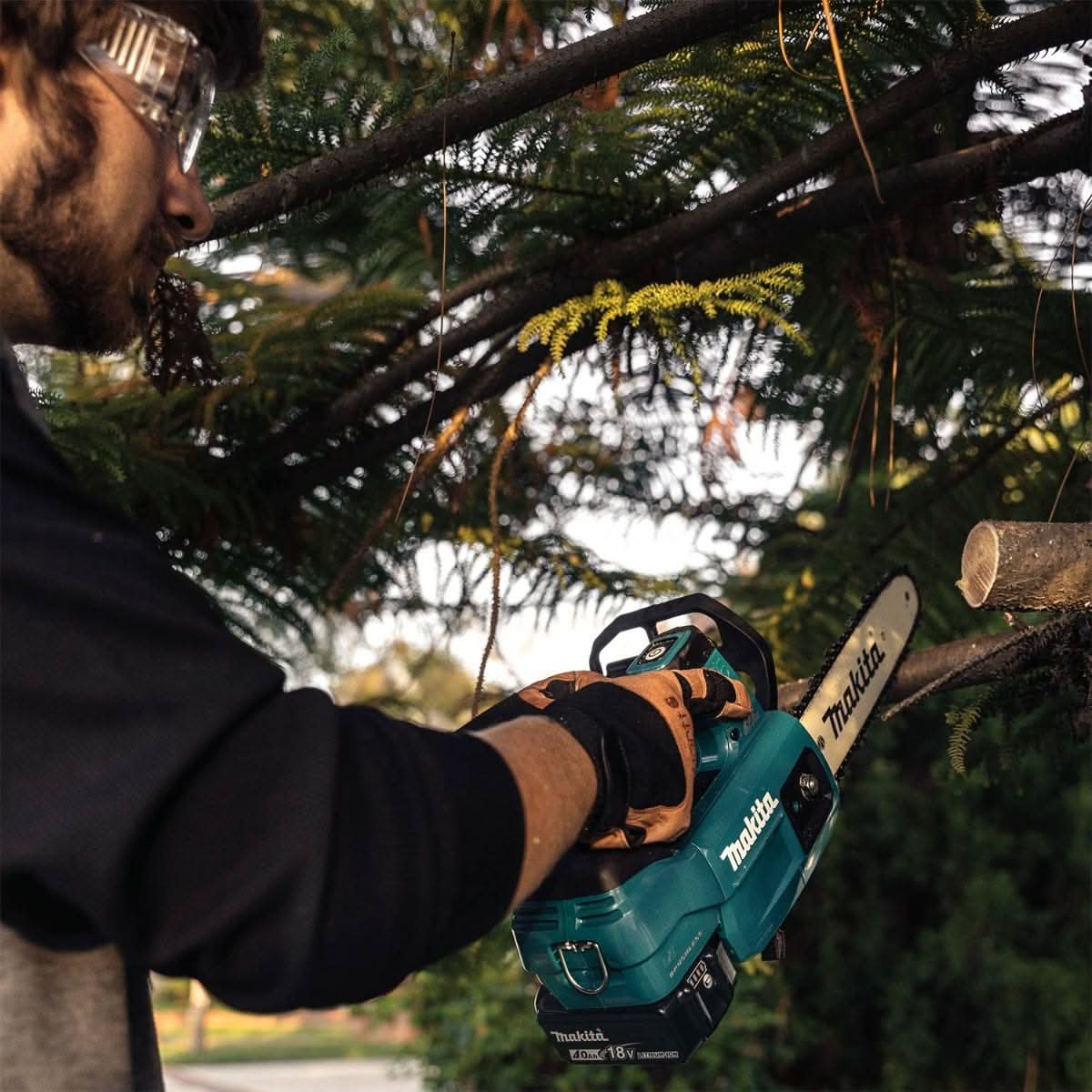 Makita XCU10SM1 18V LXT Lithium-Ion Brushless Cordless 12" Top Handle Chain Saw Kit (4.0 Ah) Makita