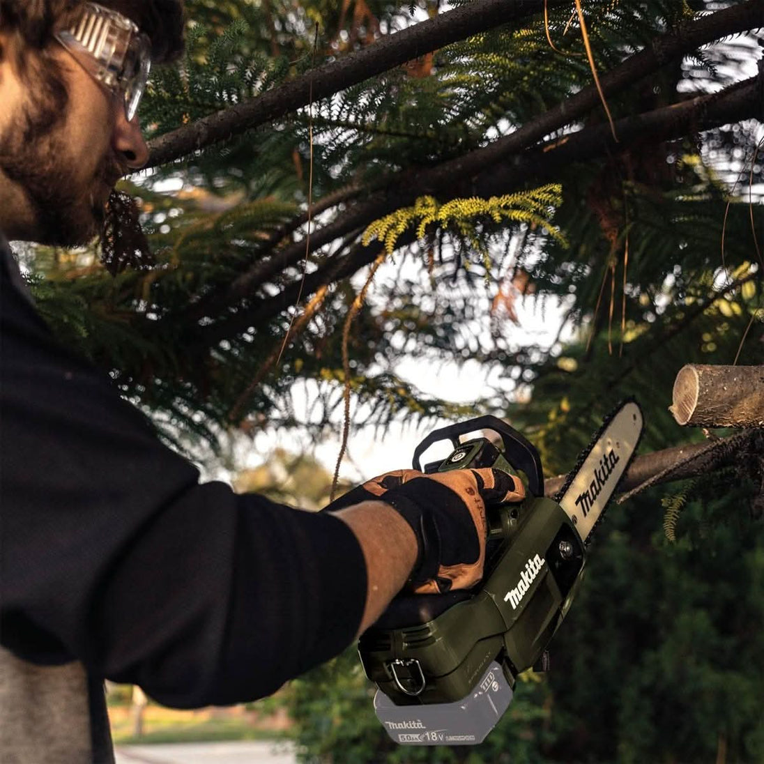 Makita ADCU10Z Outdoor Adventure 18V LXT 12" Top Handle Chain Saw, Tool Only Makita Outdoor Adventure