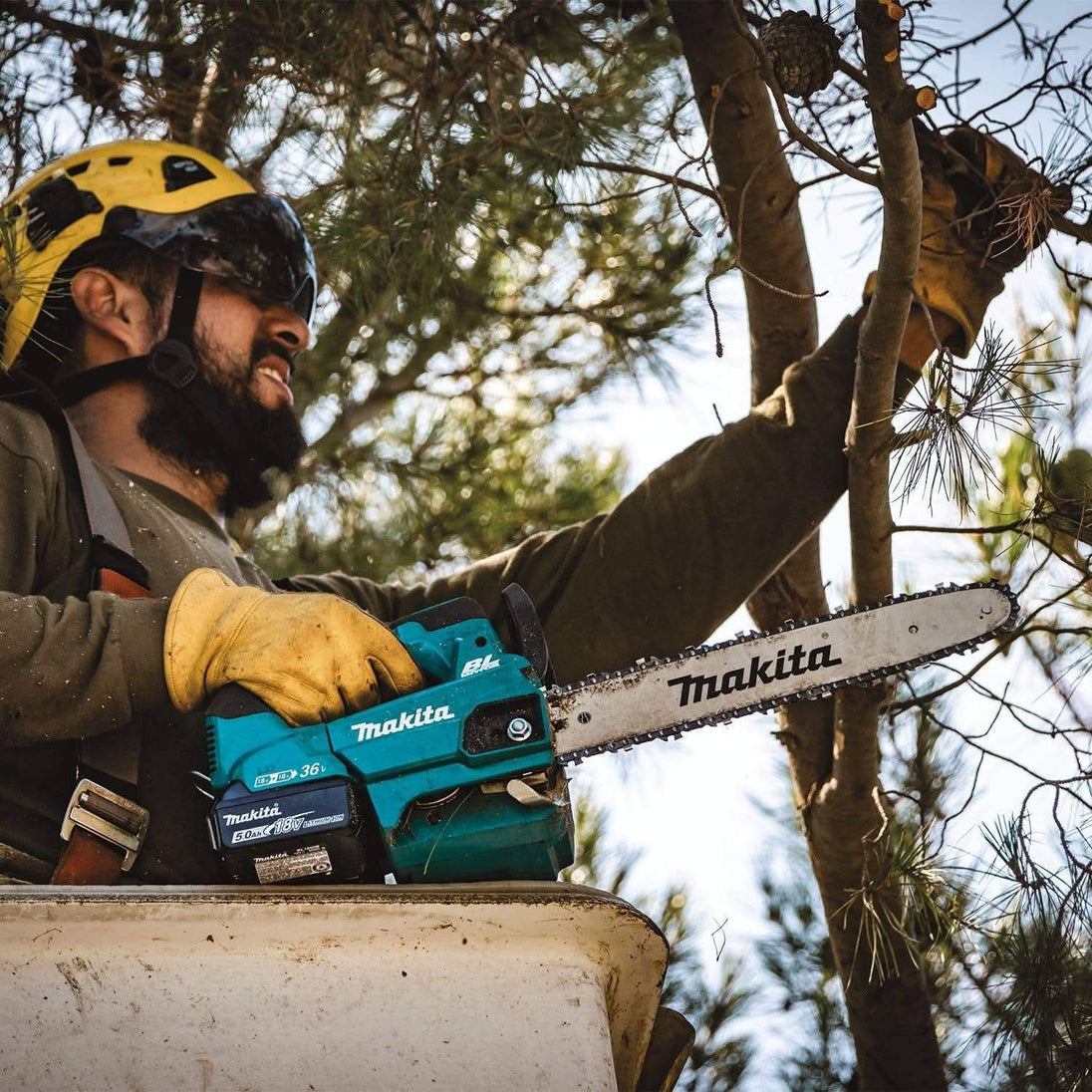 Makita XCU08PT 36V (18V X2) LXT Brushless 14" Top Handle Chain Saw Kit (5.0Ah) Makita