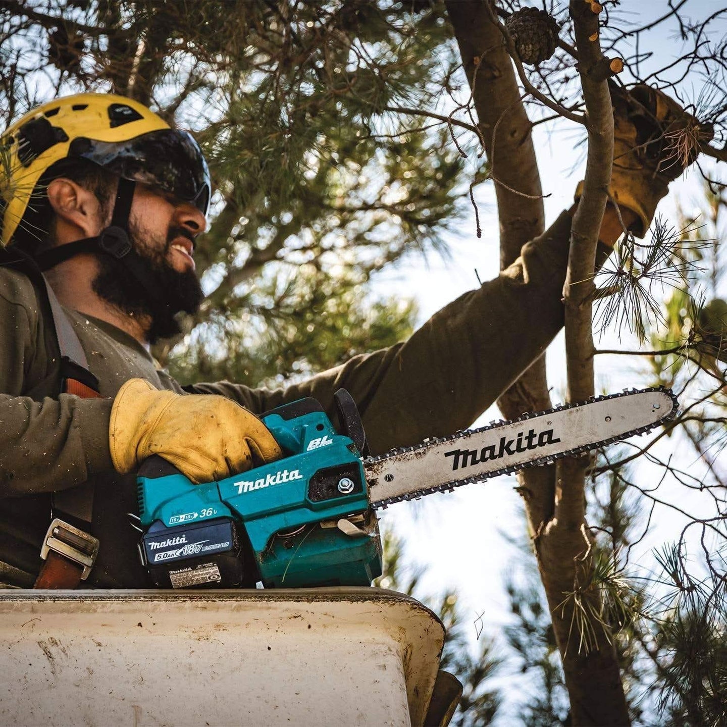 Makita XCU08PT 36V (18V X2) LXT Brushless 14" Top Handle Chain Saw Kit (5.0Ah) Makita
