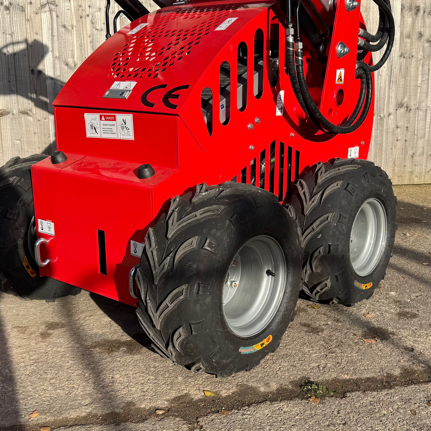 Crytec Mini Skid Steer Loader 4X4 Drive 23HP Rato Engine Crytec
