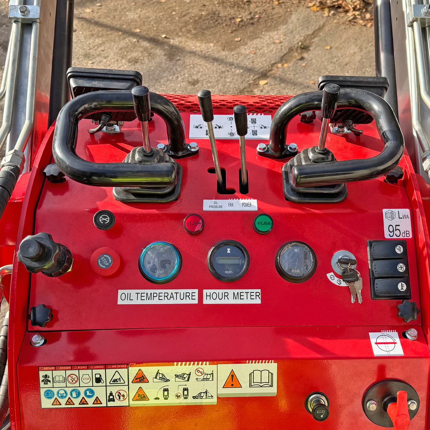Crytec Mini Skid Steer Loader 4X4 Drive 23HP Rato Engine Crytec