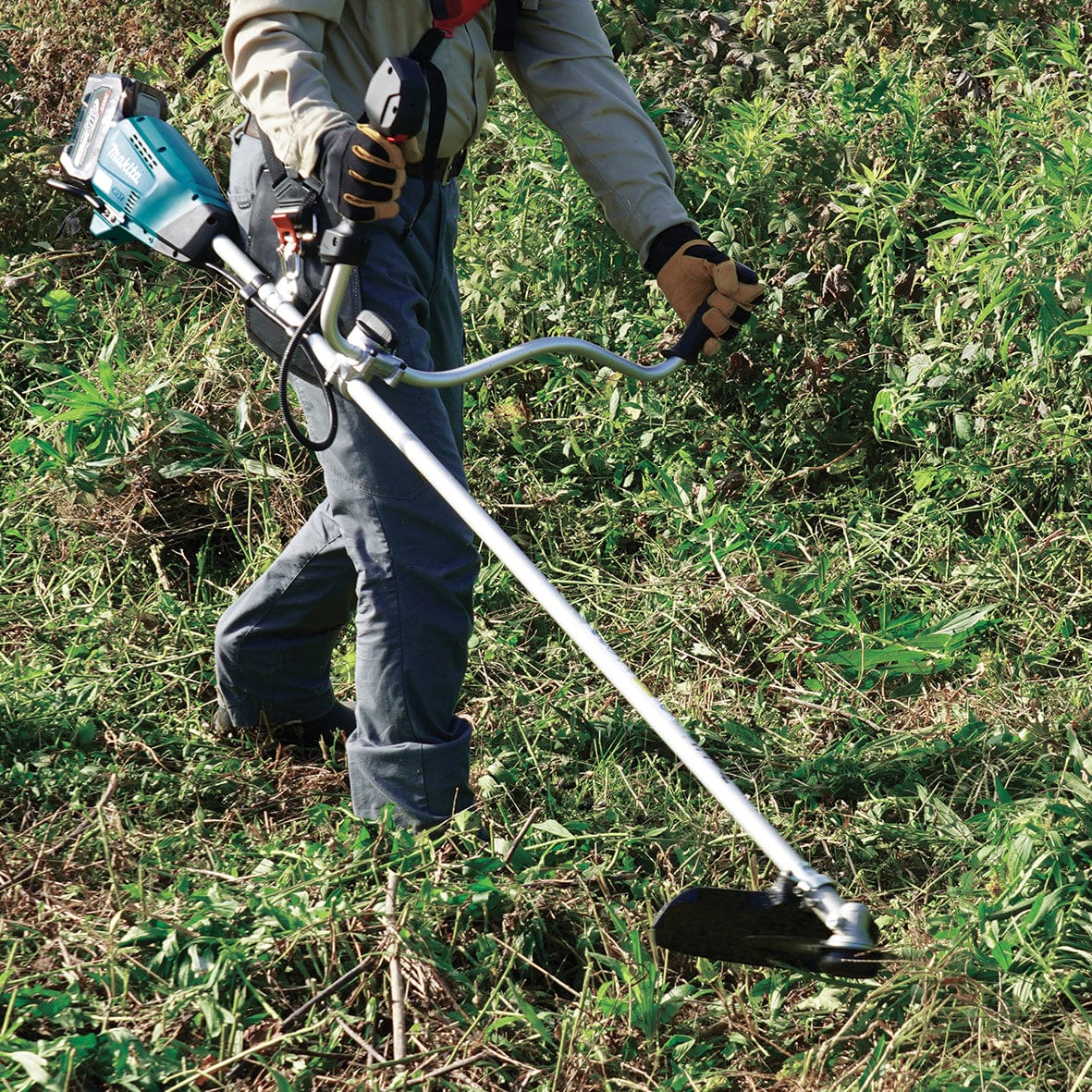 Makita 40V Max Brushless U-Handle Brushcutter Kit UR016GM102 Makita